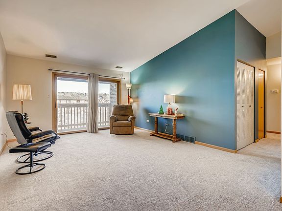 2nd image of 5646 W 103rd St APT 307
