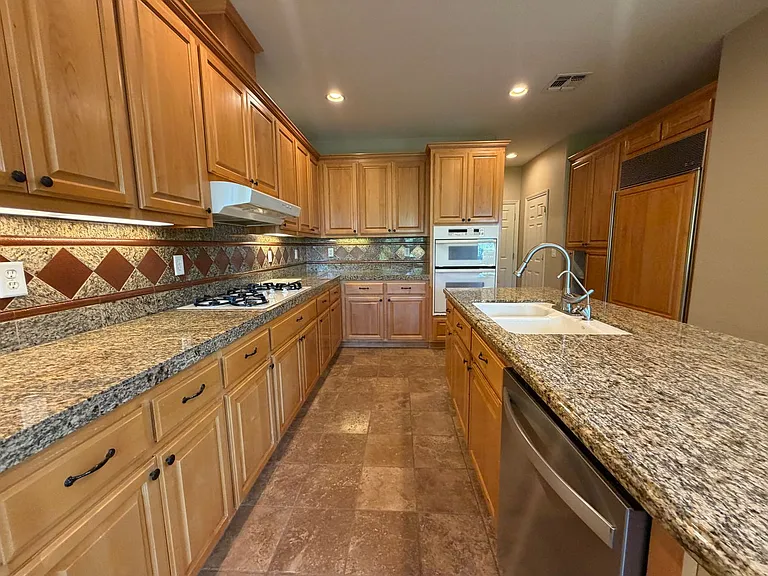 1014 Gamay Dr — Photo 1