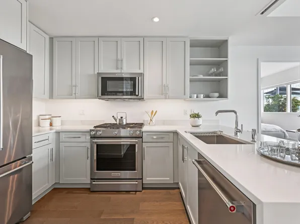 800 Avenue At Port Imperial image 8 of 28