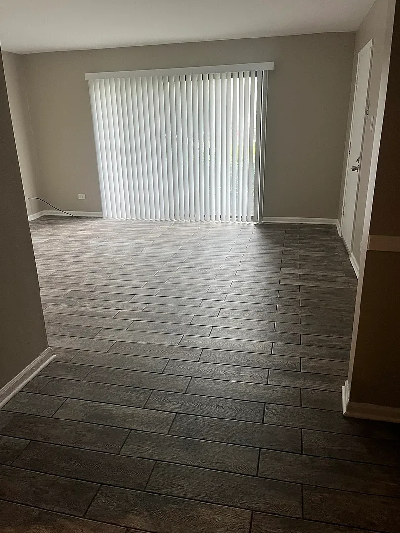 2 bed, 900 sqft, $1,675 — Photo 2