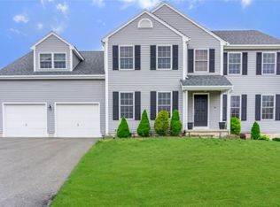 24 Serra Dr, Middletown, CT 06457