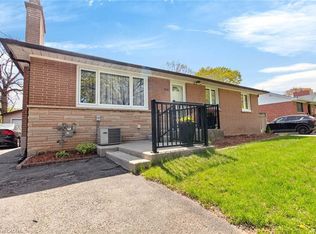 874 Francis Rd, Burlington, ON L7T 3Y2