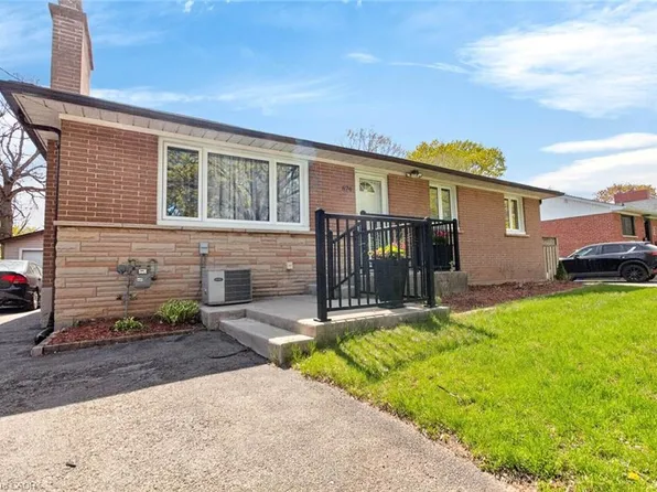 874 Francis Rd, Burlington, ON L7T 3Y2