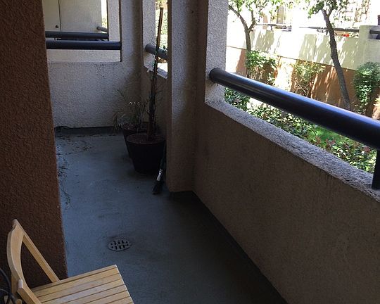 5th image of 5500 Owensmouth Ave APT 116