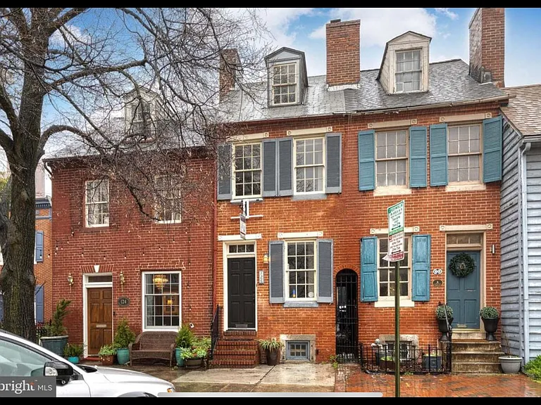 126 E Montgomery St — Photo 2