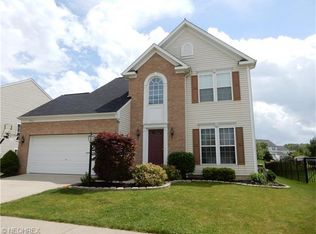 932 Woodfield Ln, Brunswick, OH 44212