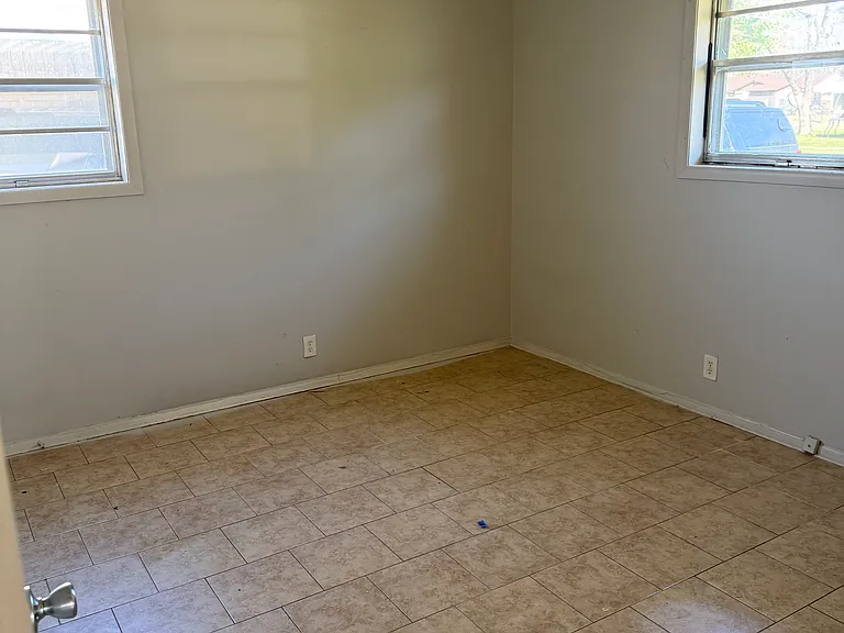 3103 Parkwood Rd — Photo 8