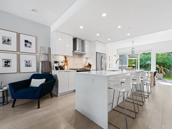 3596 Salal Dr #23, Burrard Inlet 3, BC V7G 0A9