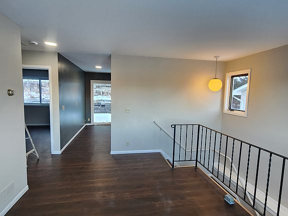 5th image of 708 8th Ave S