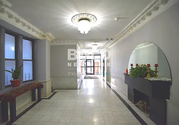 Rented by Bold New York | media 17