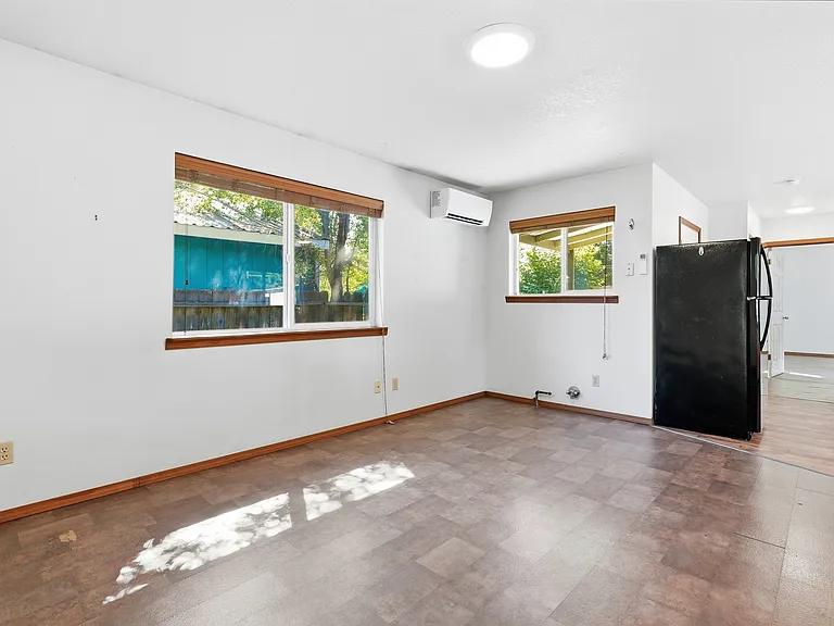 510 NE Quimby Ave #2 — Photo 7