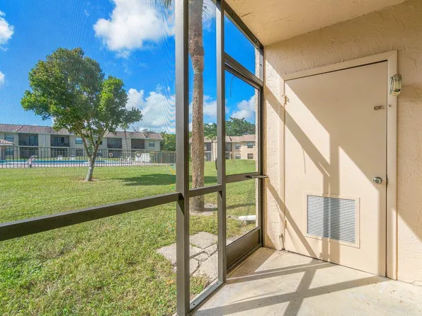 6736 Palmetto Cir S, Boca Raton, FL