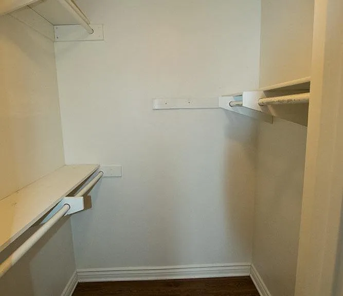 Master closet 5'x5'