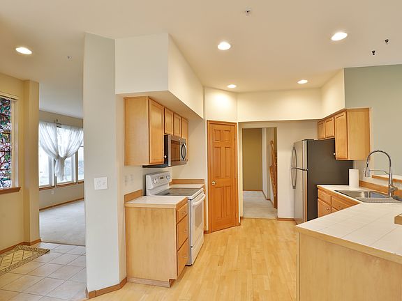 5th image of 518 227th Ln NE