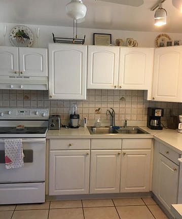 5th image of 196 N Coconut Palm Blvd