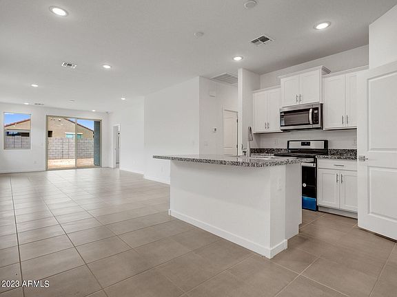 4th image of 40030 W Carey Drive