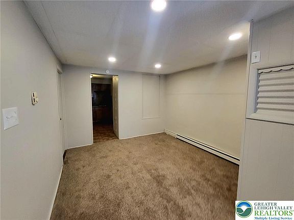 4th image of 324 N Fountain St