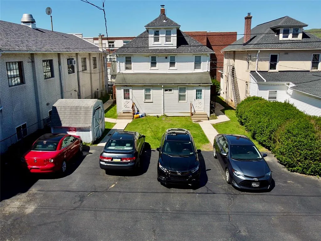 2 bed, 1.0 bath, 790 sqft, $1,400 — Photo 2