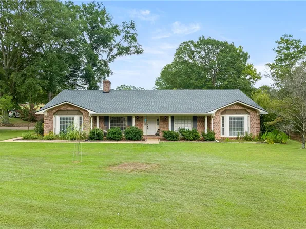 1904 N 2nd Ct, Lanett, AL 36863