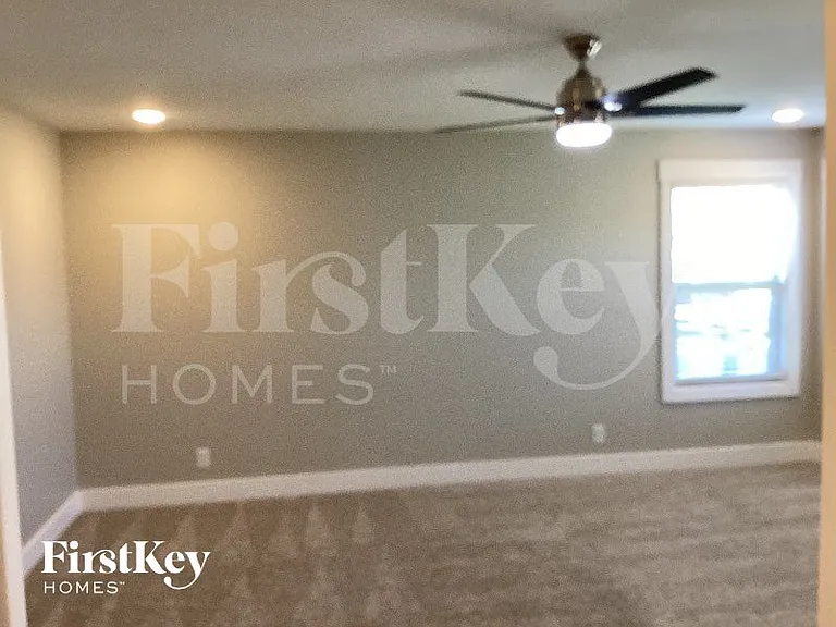 1456 Kingbird Dr — Photo 7