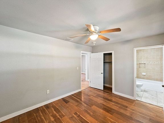 3rd image of 2792 Woodcrest Dr