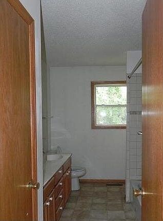5th image of 1724 Brookdale Drive