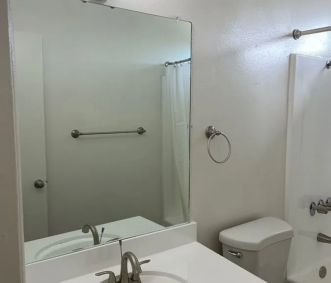 13229 Doty Ave #10 — Photo 10