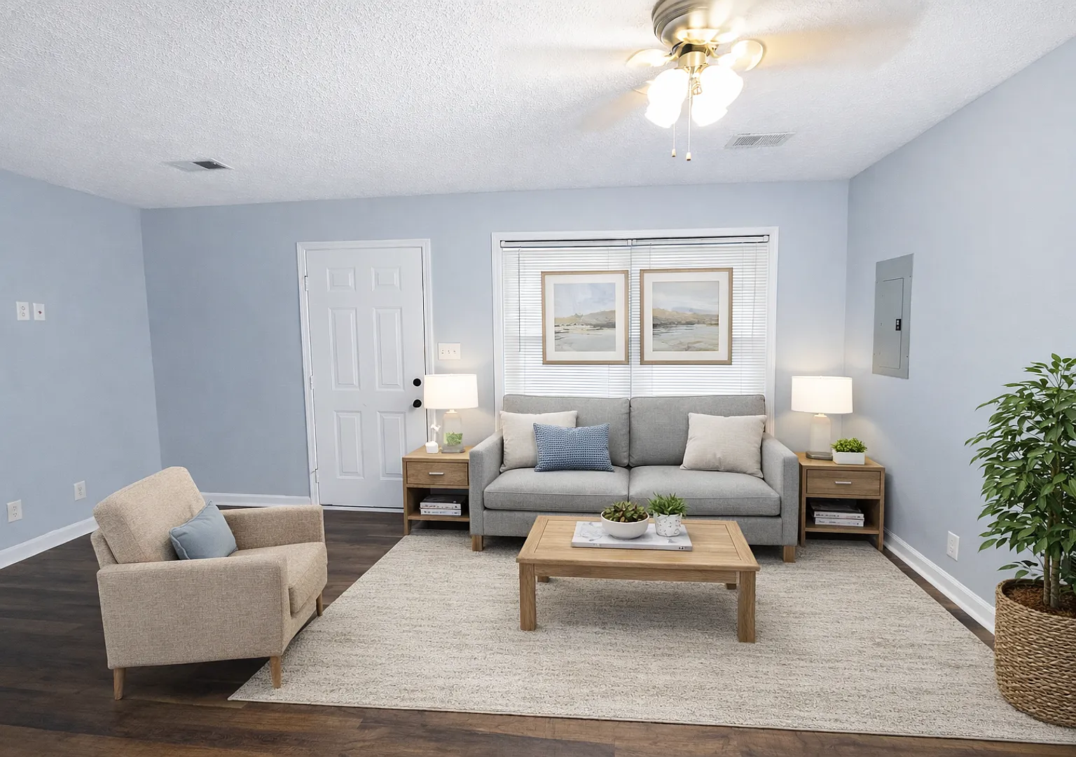 $1250 - 3 Bedroom 1 Bath Home offering Sunroom! — Photo 4