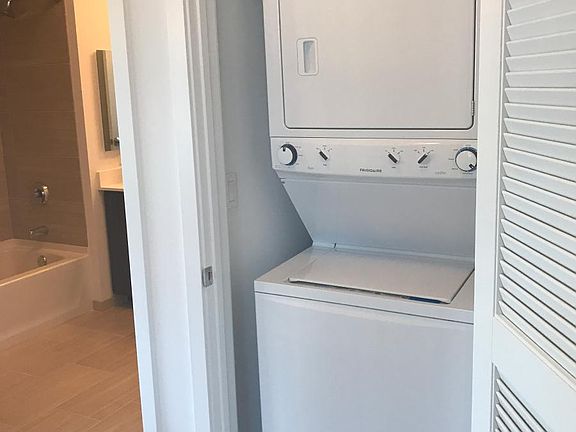 5th image of 205 N Garland Ct #3305