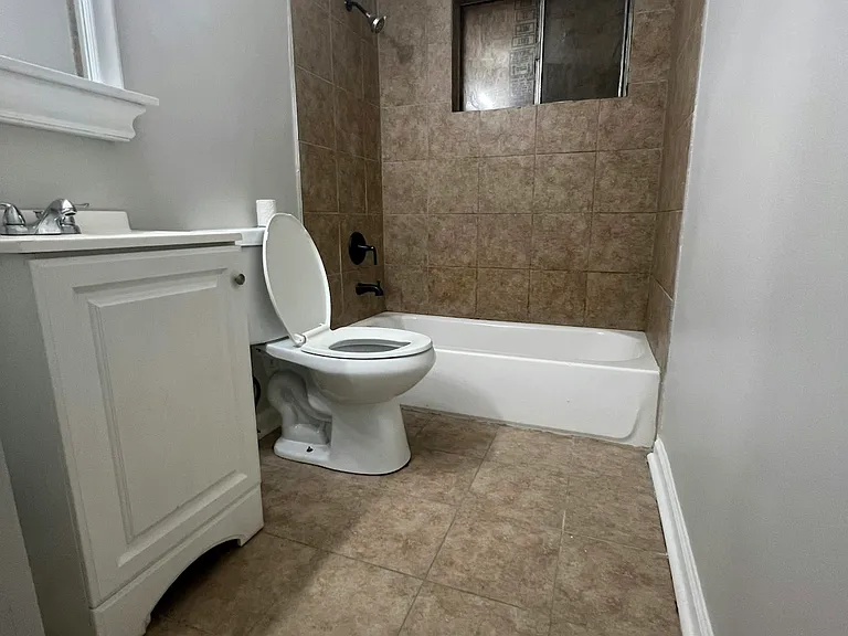 609 Semple Ave — Photo 3