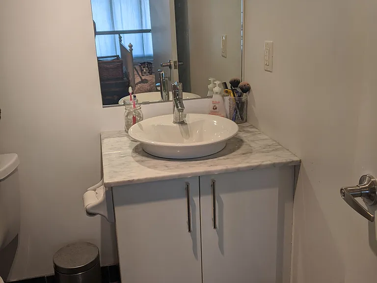 369 Sorauren Ave #105 — Photo 19