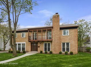 760 Smoke Tree Rd, Deerfield, IL 60015