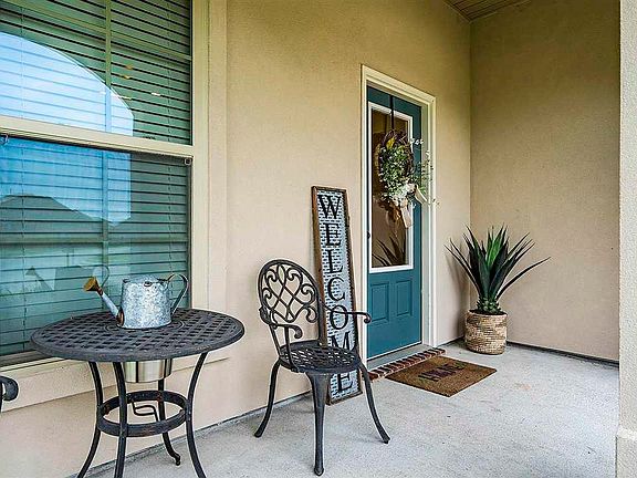 3rd image of 337 Highland Oaks Ave