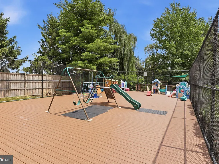 986 Harrison Cir — Photo 28
