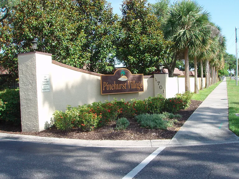 1701 Pinehurst Rd #3D — Photo 1