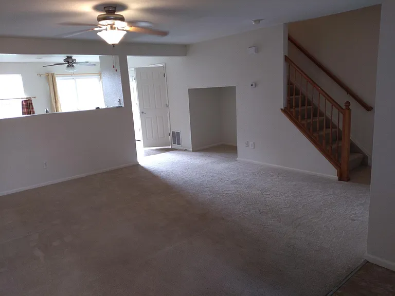 411 Smith Cir — Photo 5