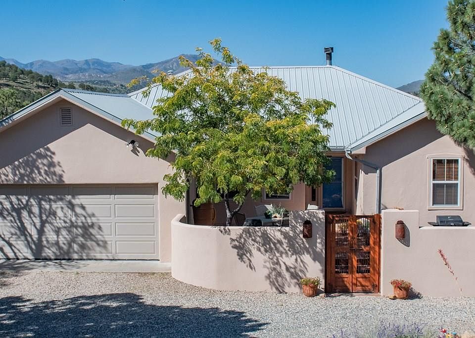 1st image of 151 Sandesta Dr