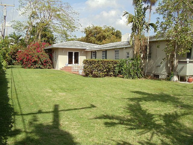 1st image of 1402 Capri St