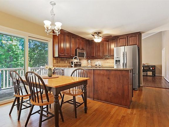 4th image of 445 Little Pines Ct