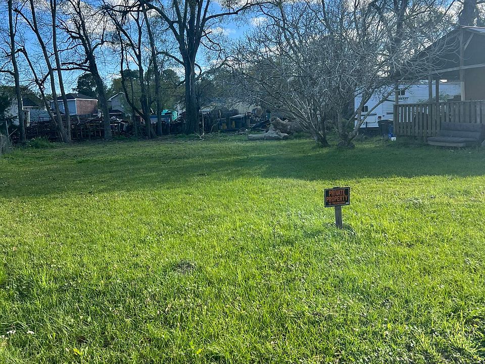 2nd image of 200 Truman St