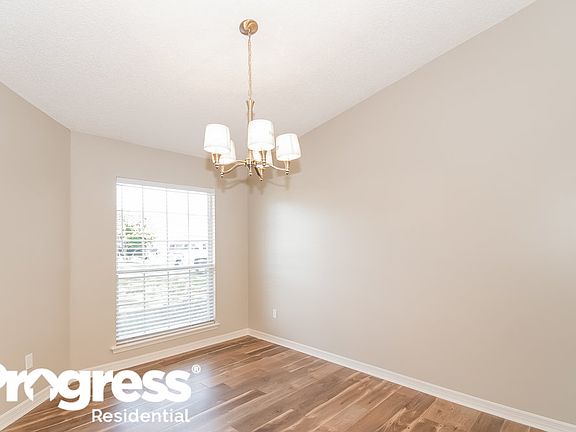 4th image of 8448 N Pikes Peak Dr