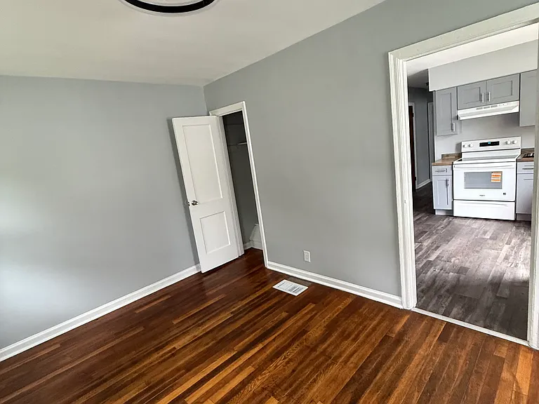 2041 Glenridge Dr — Photo 9