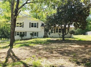 124 Hillhurst Dr, Selmer, TN 38375
