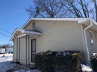107 N Main St, Advance, IN 46102