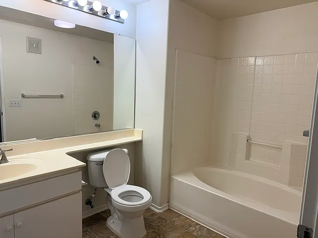 9229 Regents Rd #L127 — Photo 5