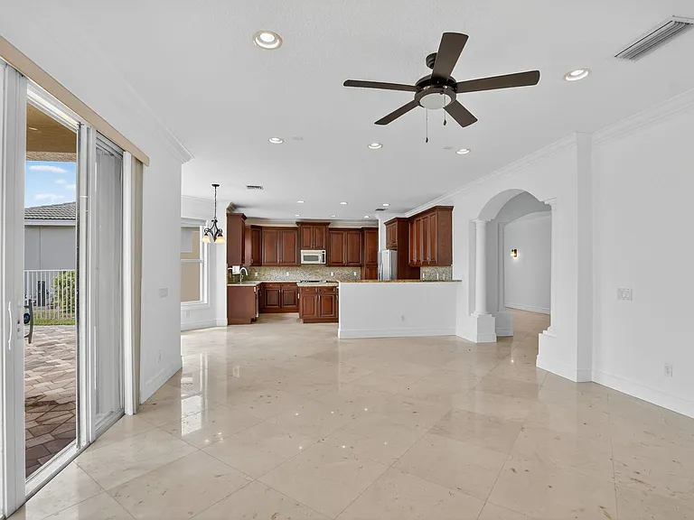 8326 Emerald Winds Cir — Photo 13