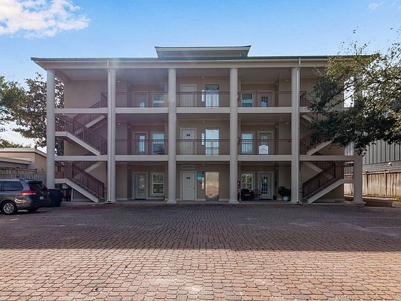 5th image of 724 Harbor Blvd Unit 201