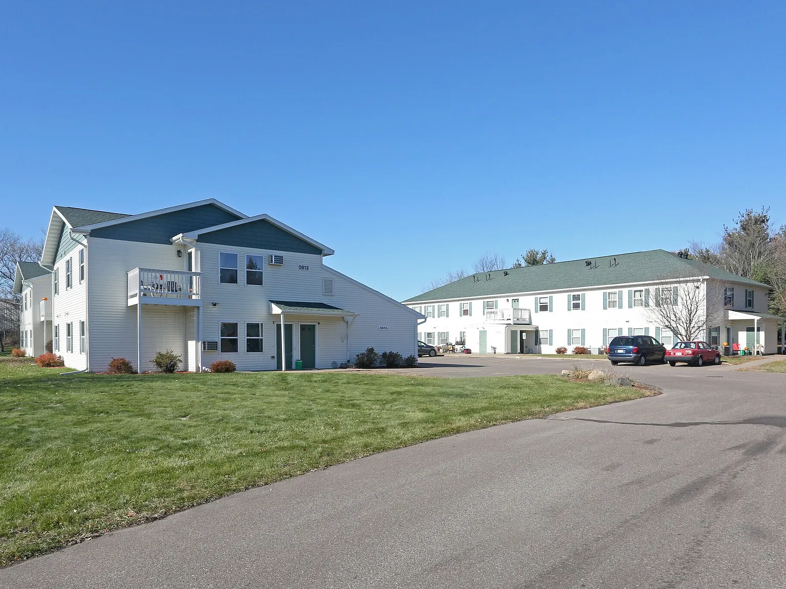 2 bed, 846 sqft, $1,085 — Photo 1