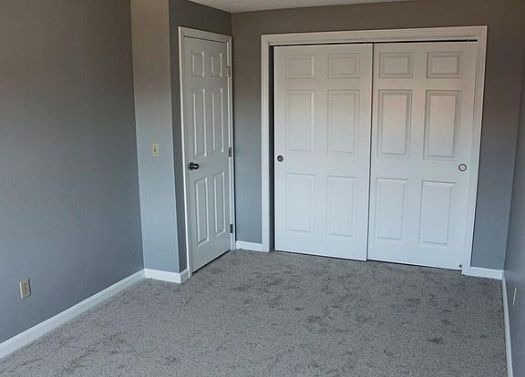 4th image of 60 Randolph Dr #60