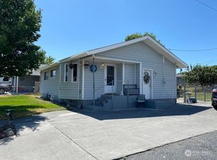 1036 W Charlotte St, Moses Lake, WA 98837